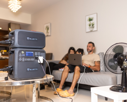 Bluetti AC200 MAX charging devices