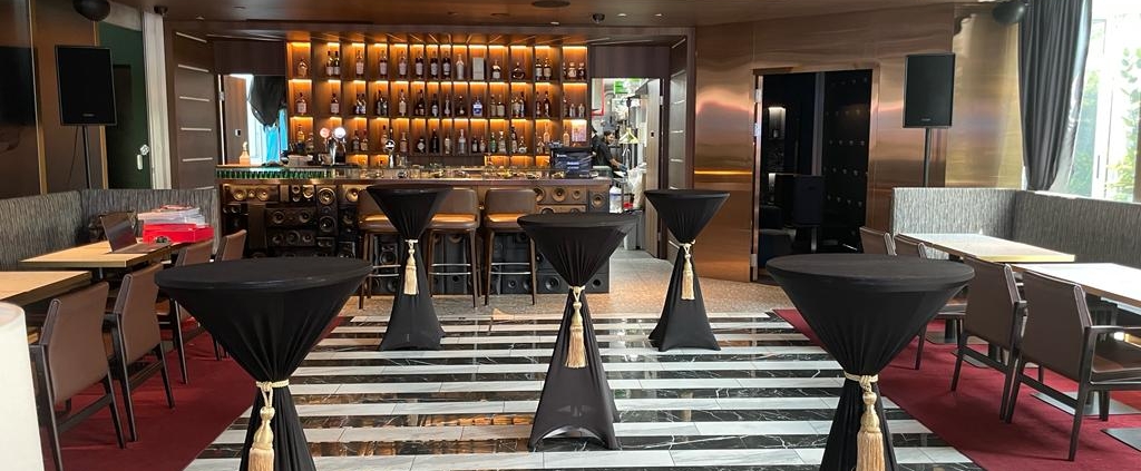 cocktail tables for restaurants