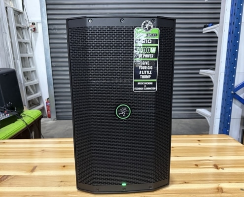 mackie thump 210 1400w