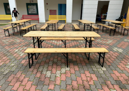 school event for parents using picnic tables