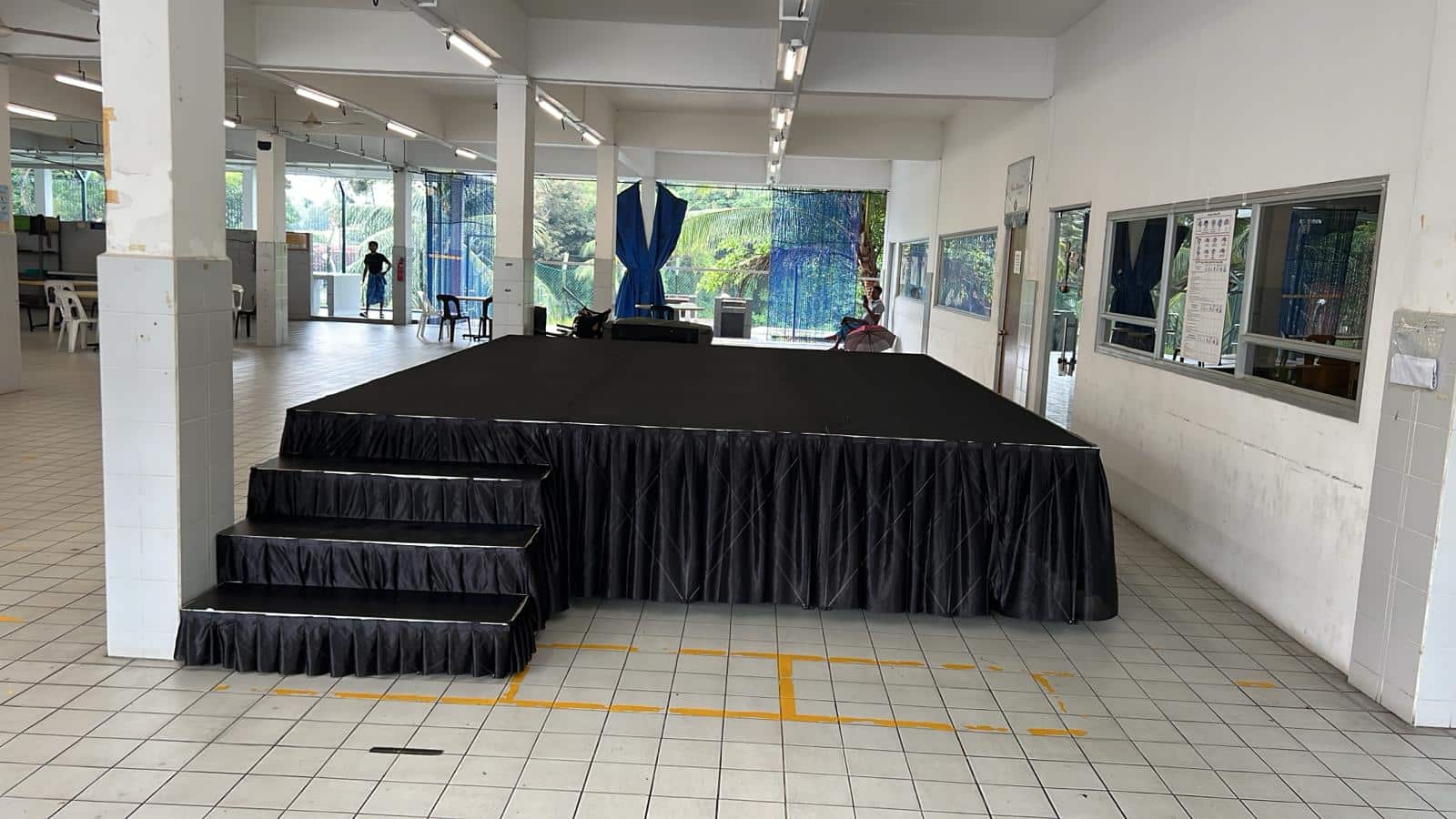 80cm high stage with 3 steps